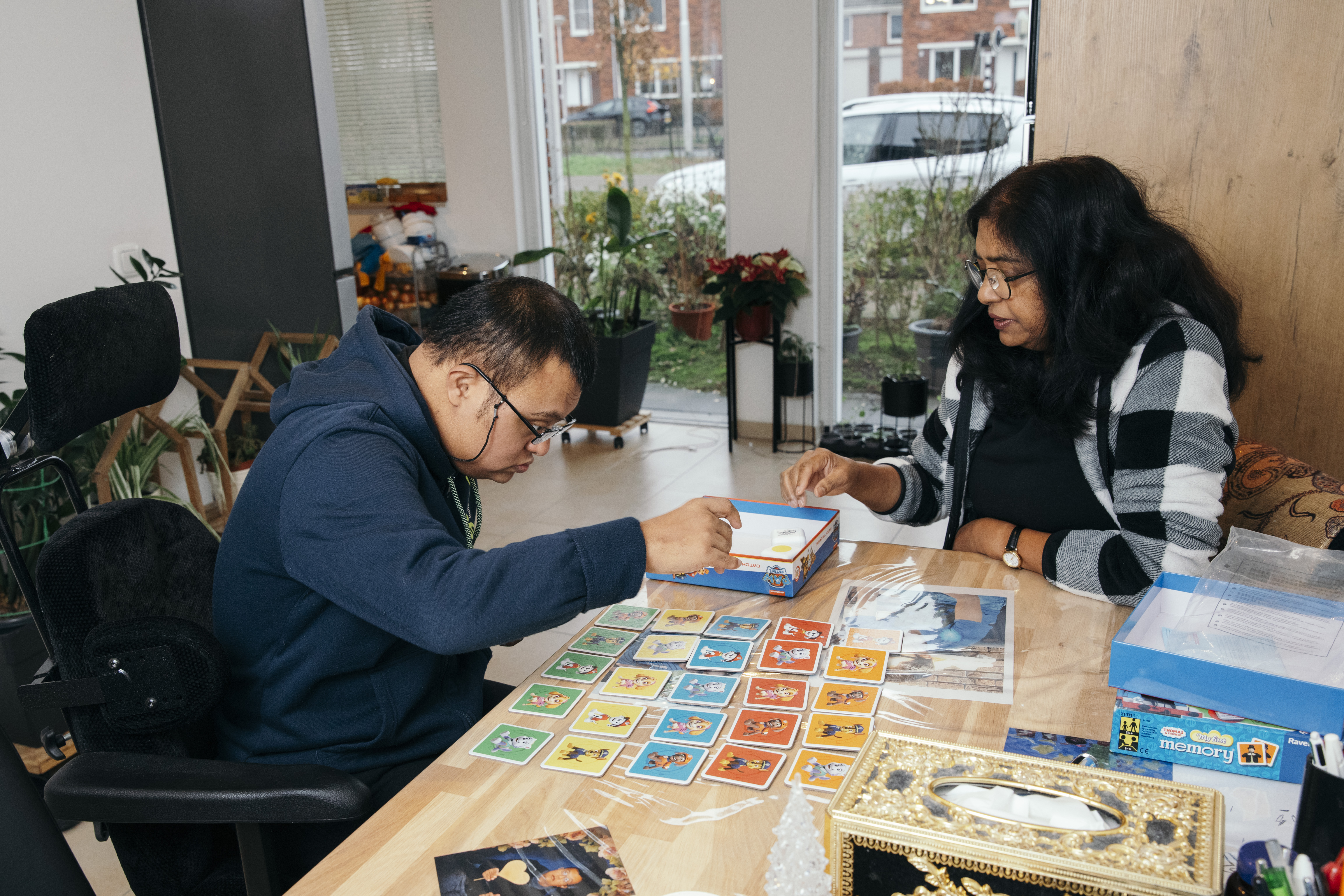 Asha met haar zoon met down